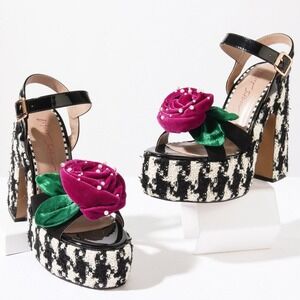 Betsey Johnson NEW Black & White Houndstooth Rosette Platform Chunky Heels Sz 8